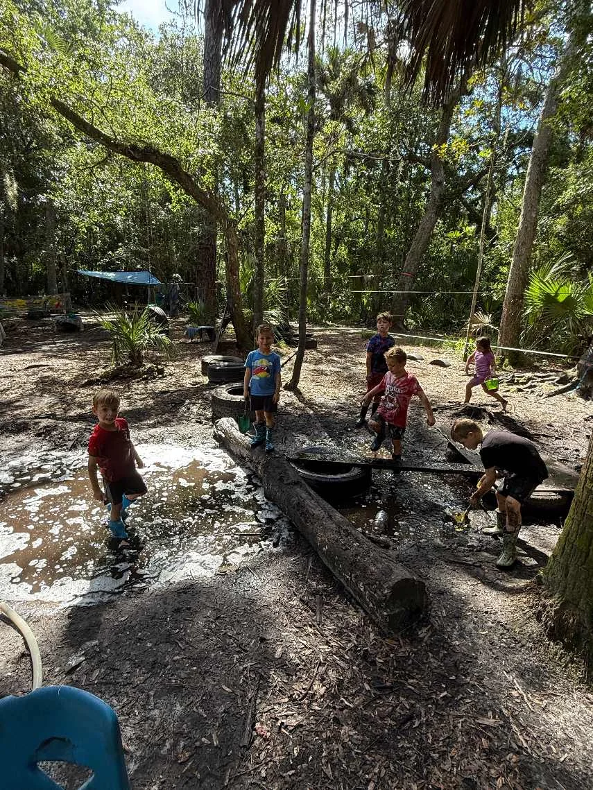 Outdoors summer camp (ages 4 – 10)